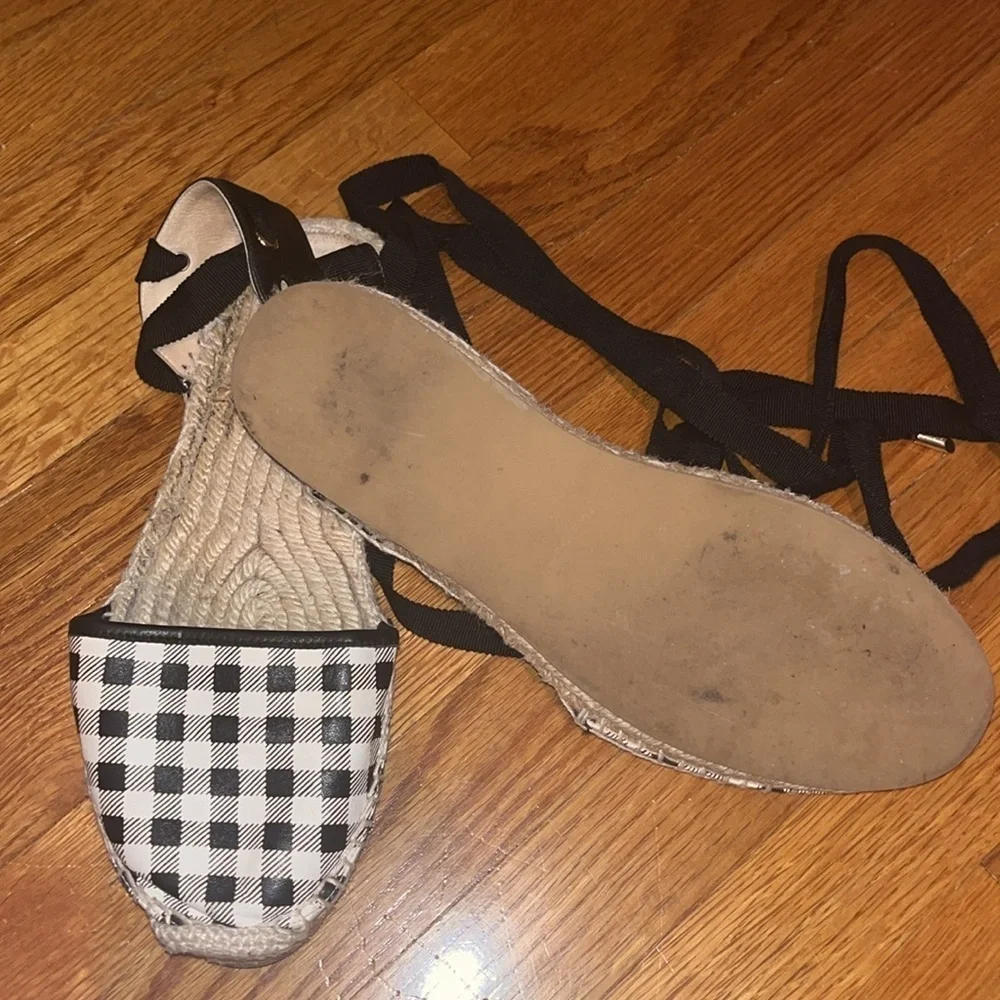 Club Monaco ladies flat espadrilles size 38 1/2 black and white checkered